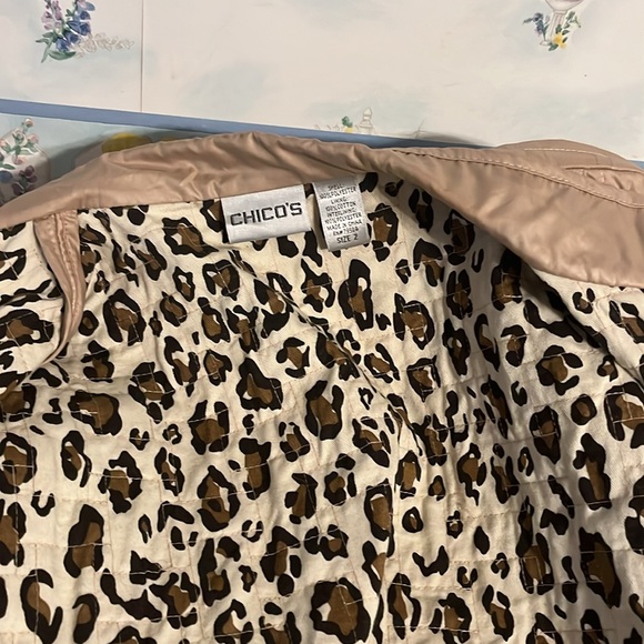 Chicos car length coat size 2 which is like a medium . No stains or tears - Picture 3 of 3